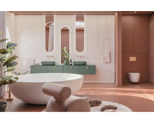 Svetlá kúpeľňa s vaňou, umývadlom a toaletou