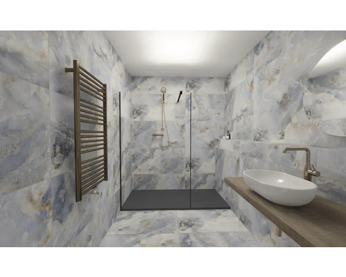 Svetlá kúpeľňa so sprchou, umývadlom a radiátorom