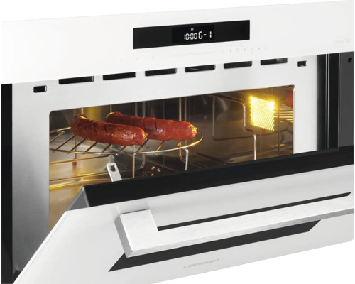 Biela rúra s klobásami na rošte