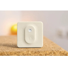 Štvorcový inteligentný senzor pre domácu automatizáciu