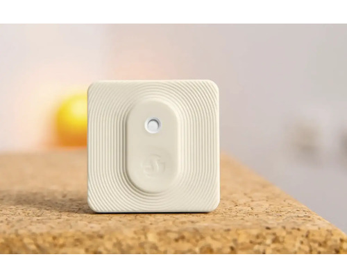 Štvorcový inteligentný senzor pre domácu automatizáciu