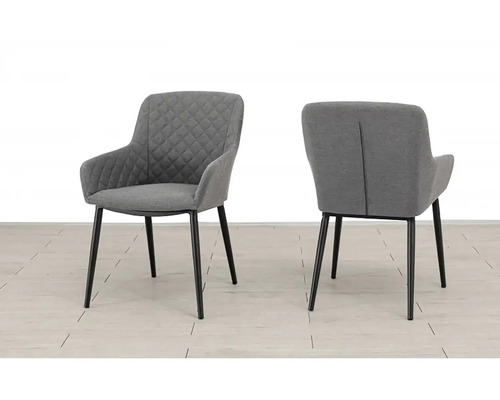 Dve sivé čalúnené stoličky s podrúčkami a čiernymi nohami.