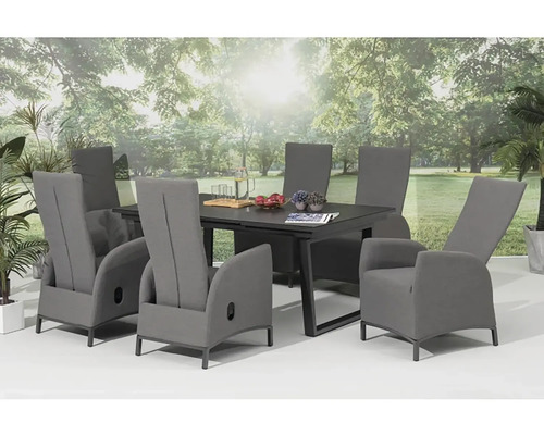 Záhradná nábytková súprava so stolom a stoličkami vonku