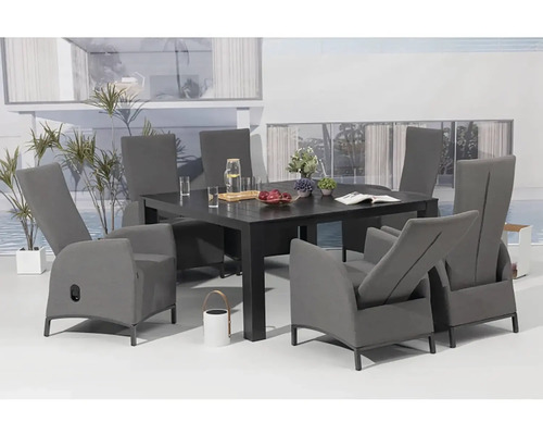 Záhradná sedacia súprava so stolom a ôsmimi stoličkami vo vonkajšom prostredí.