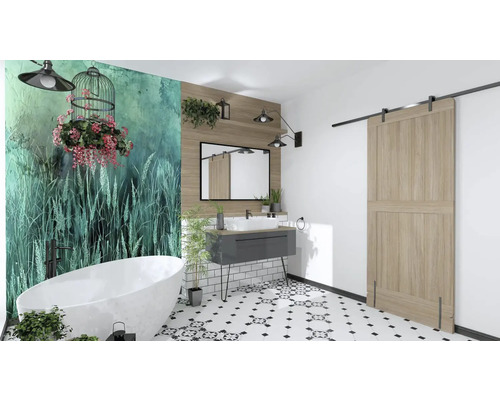 Kúpeľňa s vaňou, umývadlom, zrkadlom a posuvnými dverami vo vidieckom štýle