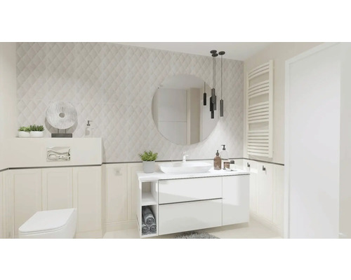 Svetlá kúpeľňa s umývadlom, zrkadlom, radiátorom a toaletou