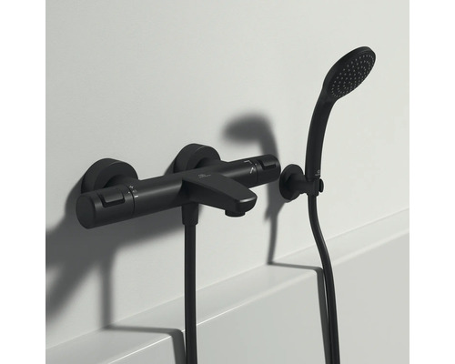 Čierna nástenná vaňová batéria s ručnou sprchou