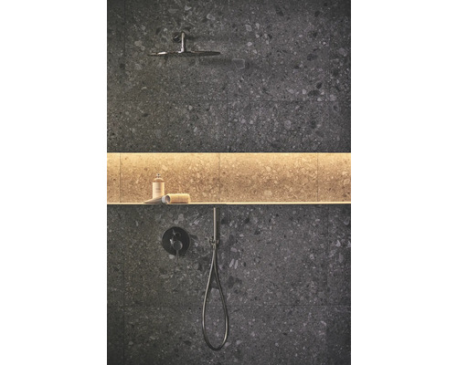 Obložená sprcha s hlavovou a ručnou sprchou