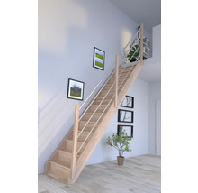 Drevené schodisko s nerezovým zábradlím v interiéri