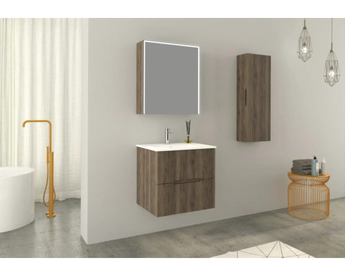 Kúpeľňa s umývadlovou skrinkou, zrkadlovou skrinkou a závesnou skrinkou