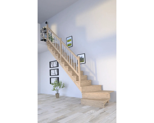 Drevené schodisko so zábradlím vo svetlej izbe