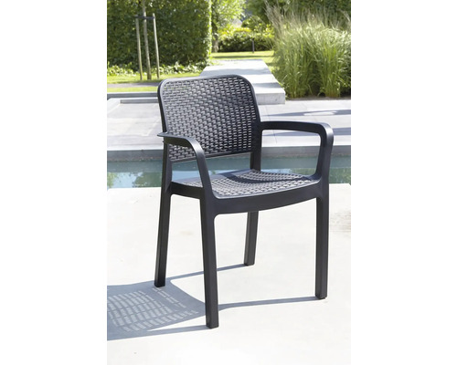 Záhradná stolička s podrúčkami