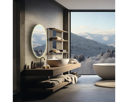 Moderná kúpeľňa s umývadlom, zrkadlom, policami a vaňou pred oknom s výhľadom na hory