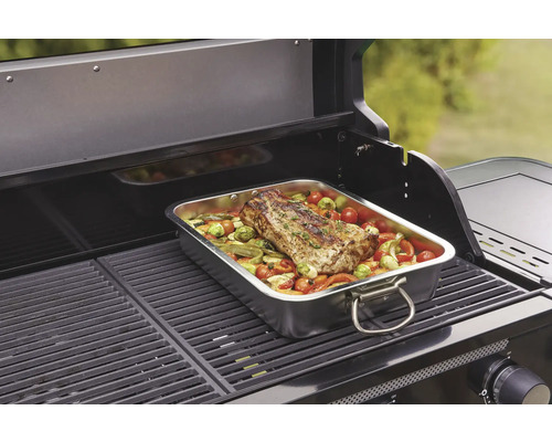 Gril s pečením v kovovej forme a zeleninou