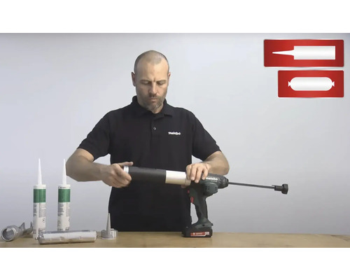 Muž vkladá kartušu do akumulátorovej pištole na kartuše značky Metabo.