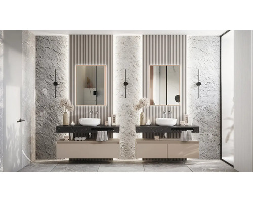 Kúpeľňa s dvoma umývadlami, zrkadlami a nástennými svietidlami.