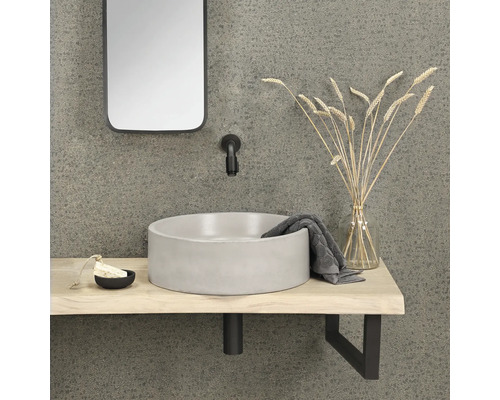 Kúpeľňová umývadlová skrinka s okrúhlym umývadlom na dosku, vodovodnou batériou, zrkadlom a dekoráciou