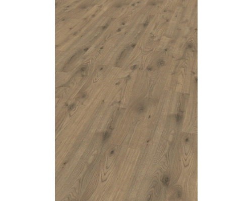 Položená laminátová podlaha v dizajne vidieckych dosiek