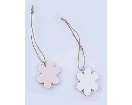 Dva kvetinové ozdobné prívesky so šnúrkou