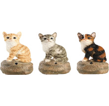Tri dekoračné figúrky mačiek na podstavcoch