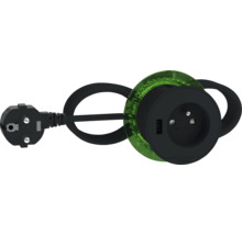 Zásuvka s USB portom a zástrčkou