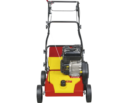 Prevzdušňovač trávnika s motorom a kolesami