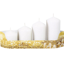 Štyri biele stĺpové sviečky v adventnom svietniku