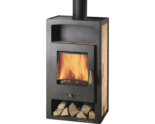 Krbové kachle s polenami v spodnej časti a horiacim ohňom v ohnisku