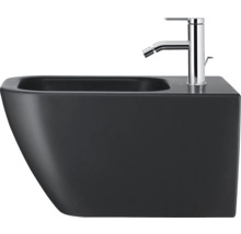 Tmavý závesný bidet s chrómovou batériou