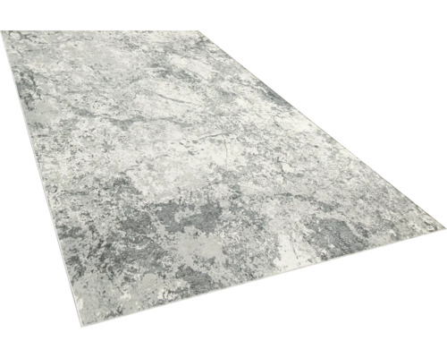 Sivý koberec s abstraktným vzorom