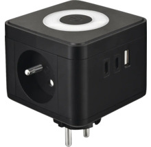 Čierna zásuvková kocka s USB portami a elektrickou zásuvkou