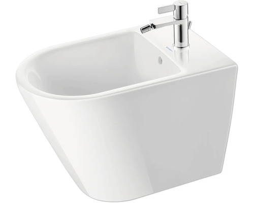 Biele závesné bidet s batériou do kúpeľne.
