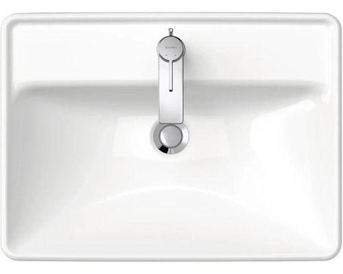 Pohľad zhora na umývadlo s batériou