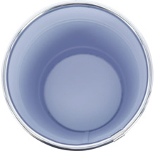 Prázdny kovový vedro zhora