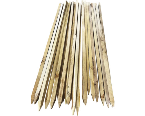 Hromada drevených kolíkov so špicom