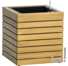 Drevený kvetináč so zavlažovacím systémom