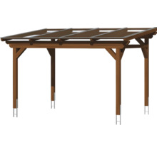 Drevená pergola s priehľadnou strechou do záhrady