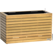 Drevený kvetináč so zavlažovacím systémom