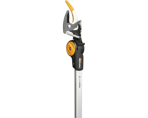 Fiskars PowerGear X Nožnice na konáre UPX82 s teleskopickou násadou