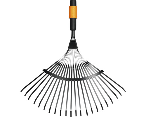 Kovové hrable na záhradu s rukoväťou