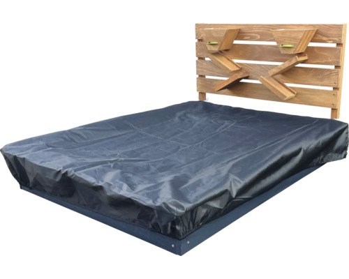 Posteľ s dreveným čelom a vodeodolným poťahom