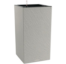 Vysoký kvetináč so zavlažovacím systémom a kamenným vzhľadom pre vonkajšie použitie