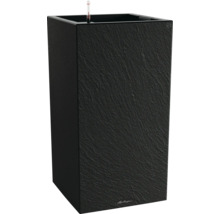 Čierny kvetináč so zavlažovacím systémom