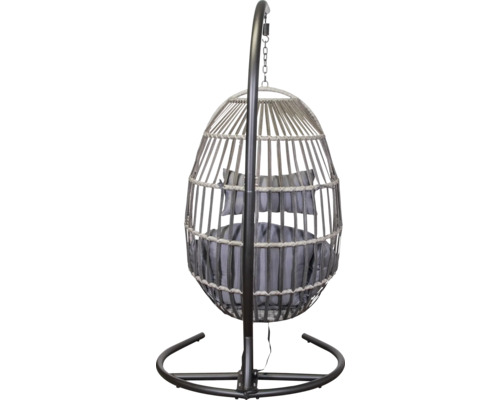 Závesné kreslo z ratanu s oceľovým rámom a vankúšmi