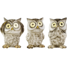 "Tri dekoratívne sovie figúrky so solárnymi svetlami, ktoré znázorňujú gesto ""nevidím, nepočujem, nehovorím""."