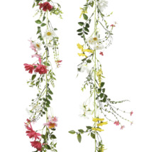 Umelá girlanda s kvetmi a listami na dekoráciu