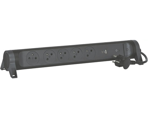 Predlžovací kábel s piatimi zásuvkami a USB portom