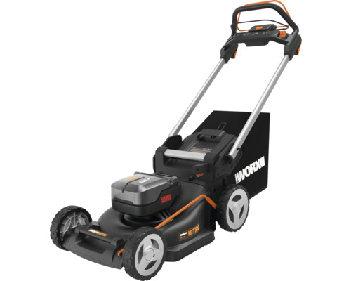 Záhradný traktor so zberným košom od spoločnosti Worx