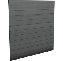 Sivý plot z vodorovných lamiel