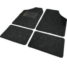 Sada štyroch čiernych autokobercov s rebrovaným povrchom